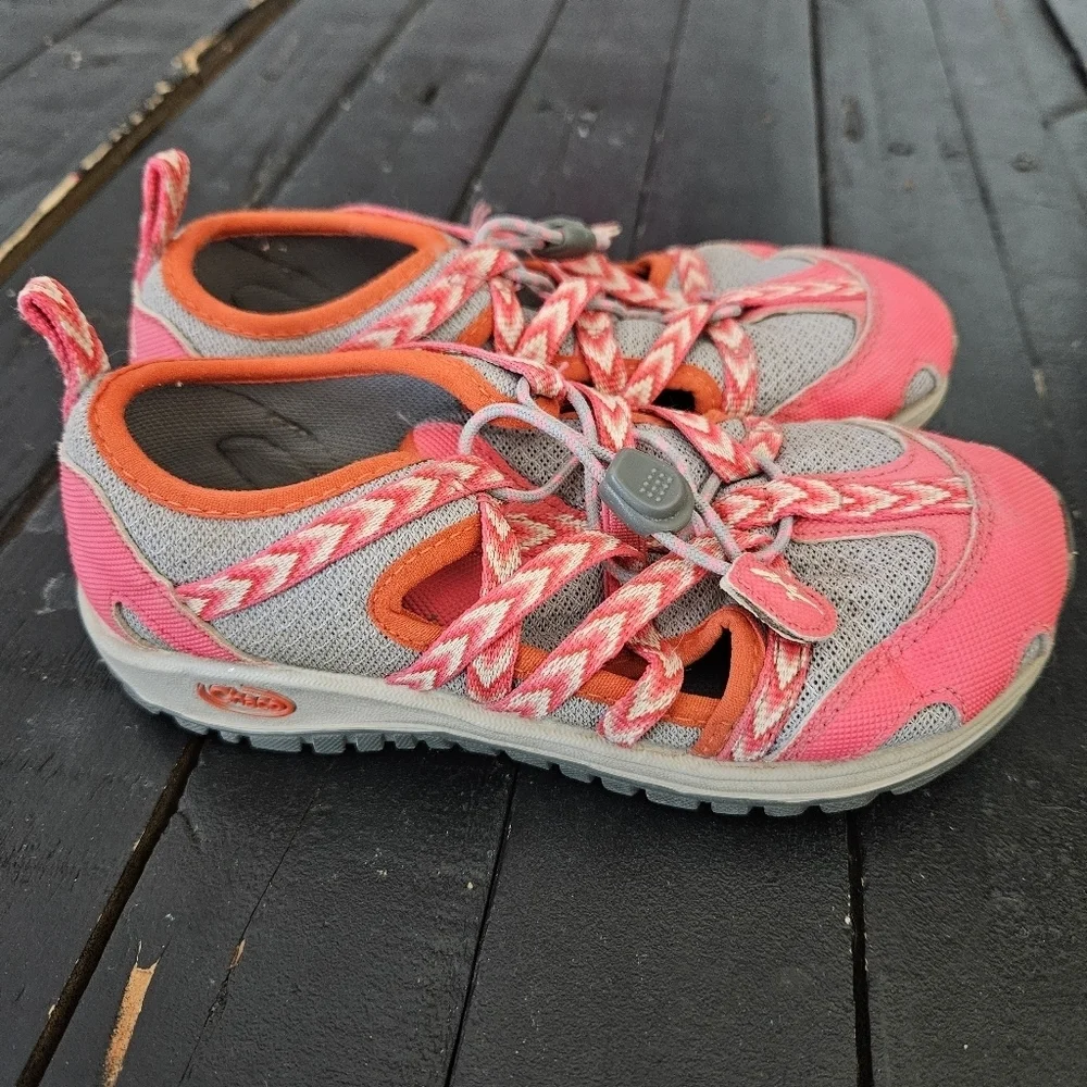 Chaco Outcross Kids Girls 12 Coral Pink Grey Water Shoes Outdoor Hiking Sandals